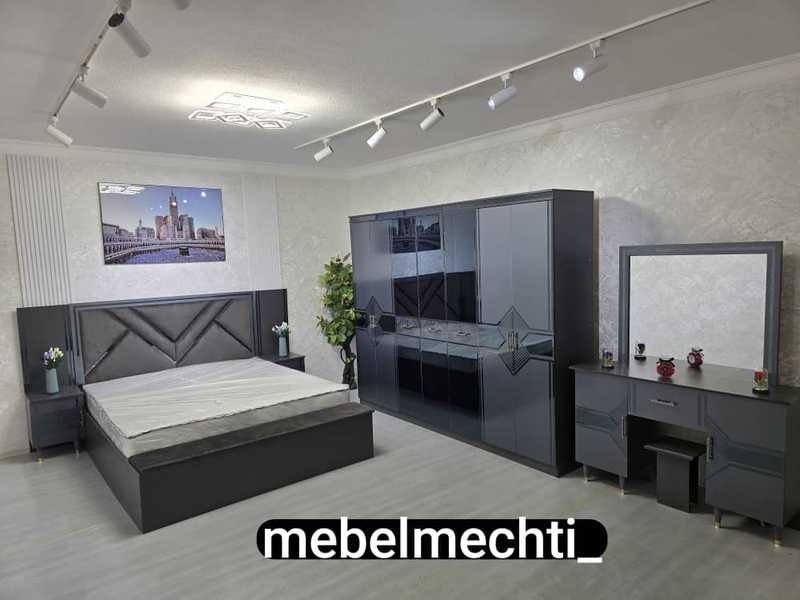Спальный гарнитур
