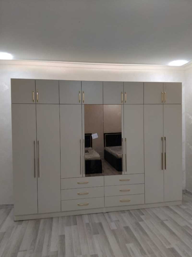 Шкаф